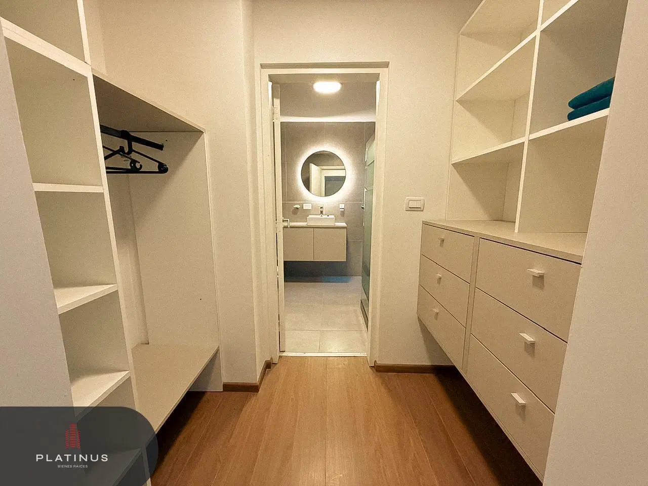 Departamento en Alquiler de 2 Dormitorios - Valle del Golf 3