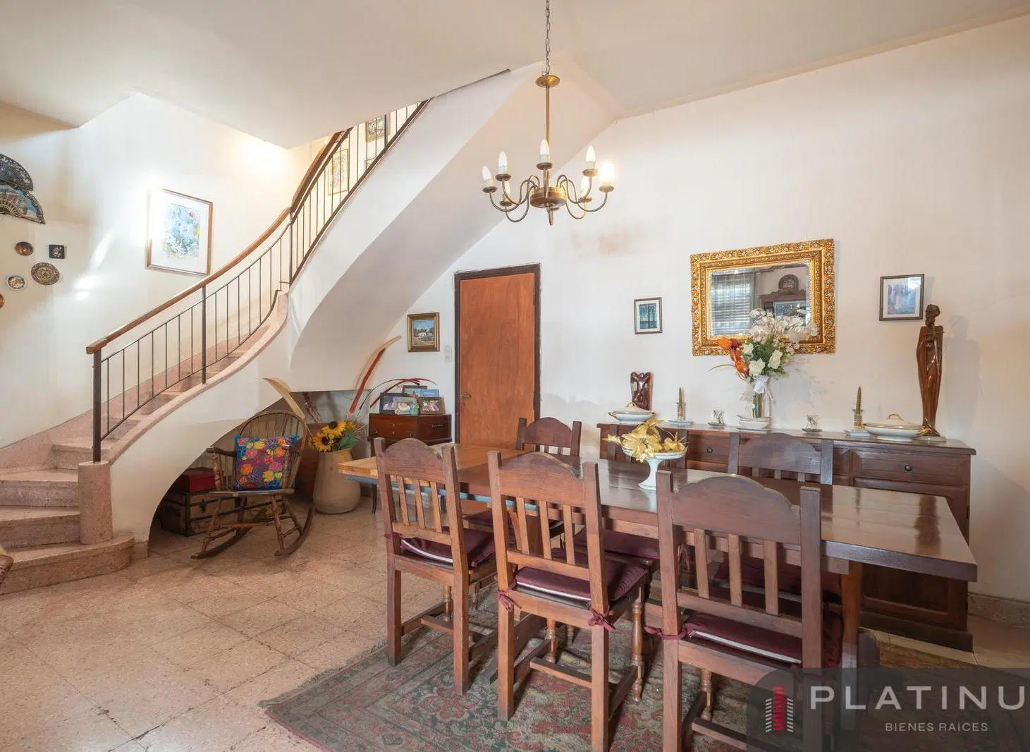 Casa en Venta de 3 Dormitorios con Cochera - Barrio Cofico 1