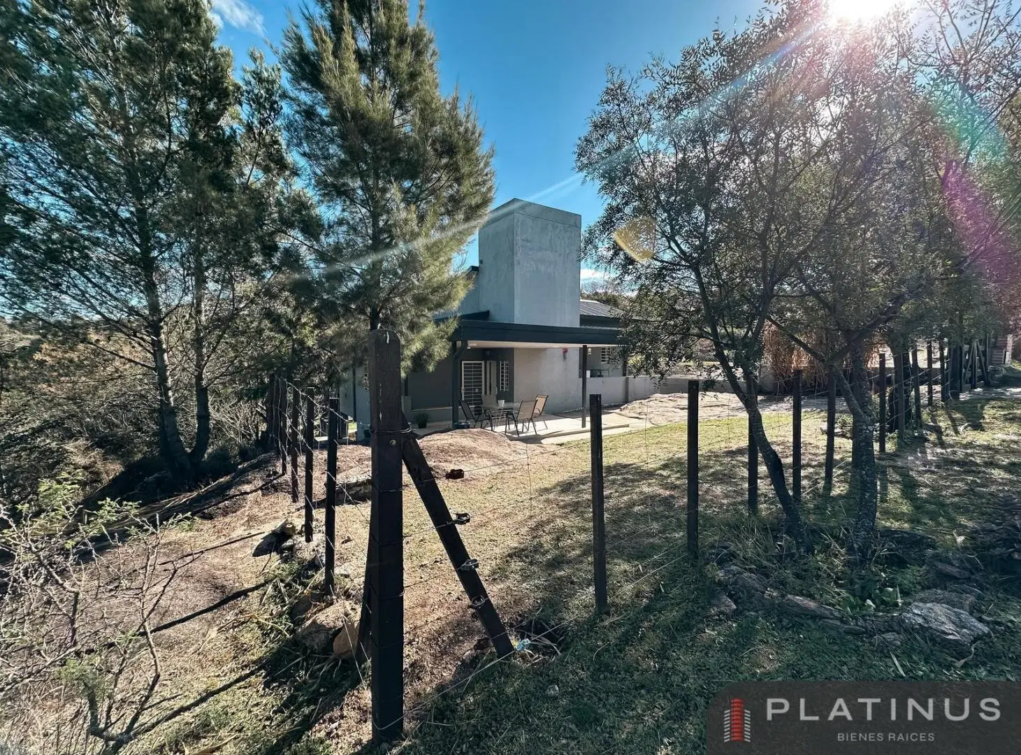 Casa en Venta de 2 Dormitorios Con Cochera - Nuevo Tanti - Apto credito 1