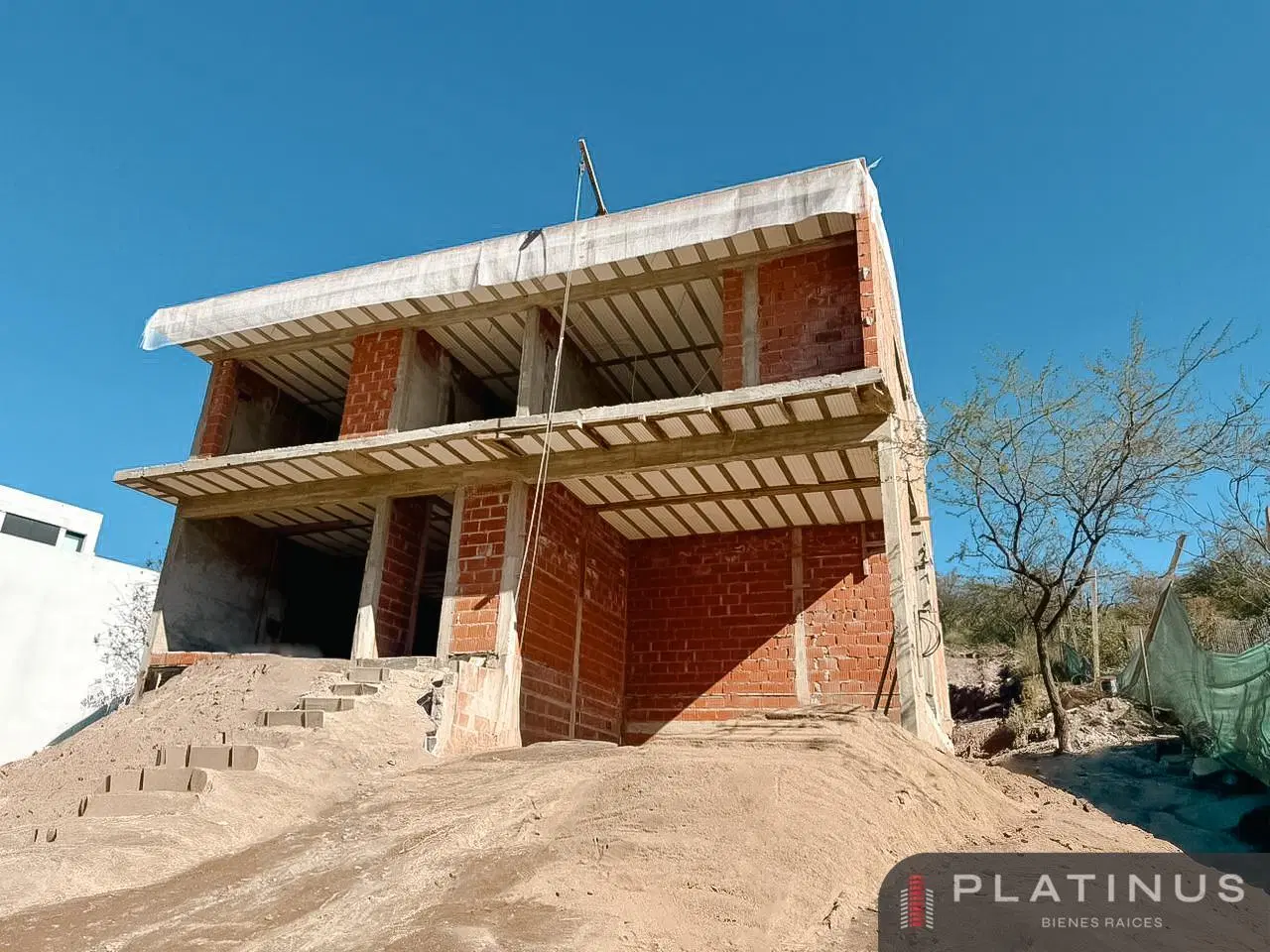 Casa de 3 Dormitorios en Country La Deseada - En construccion 3