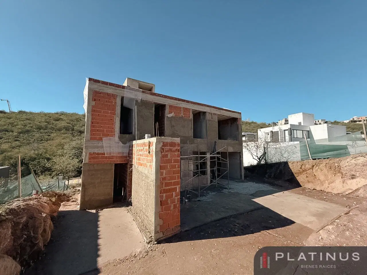Casa de 3 Dormitorios en Country La Deseada - En construccion 1