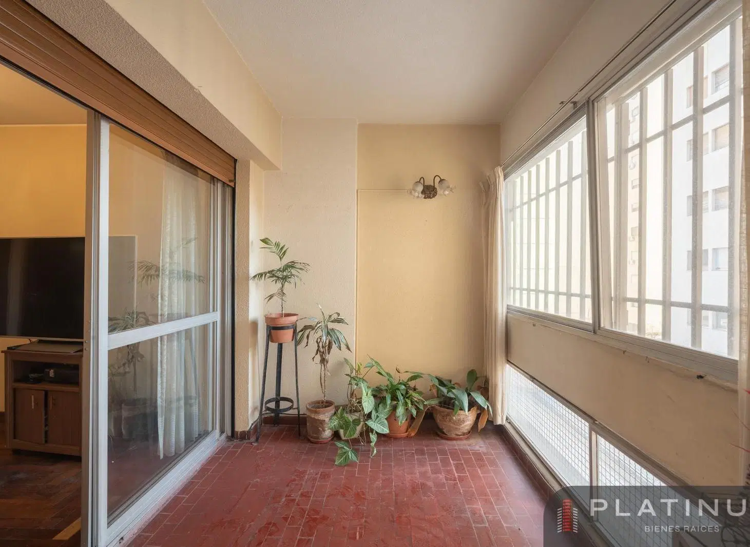 Departamento en Venta de 3 Dormitorios Con Cochera-Centro 1