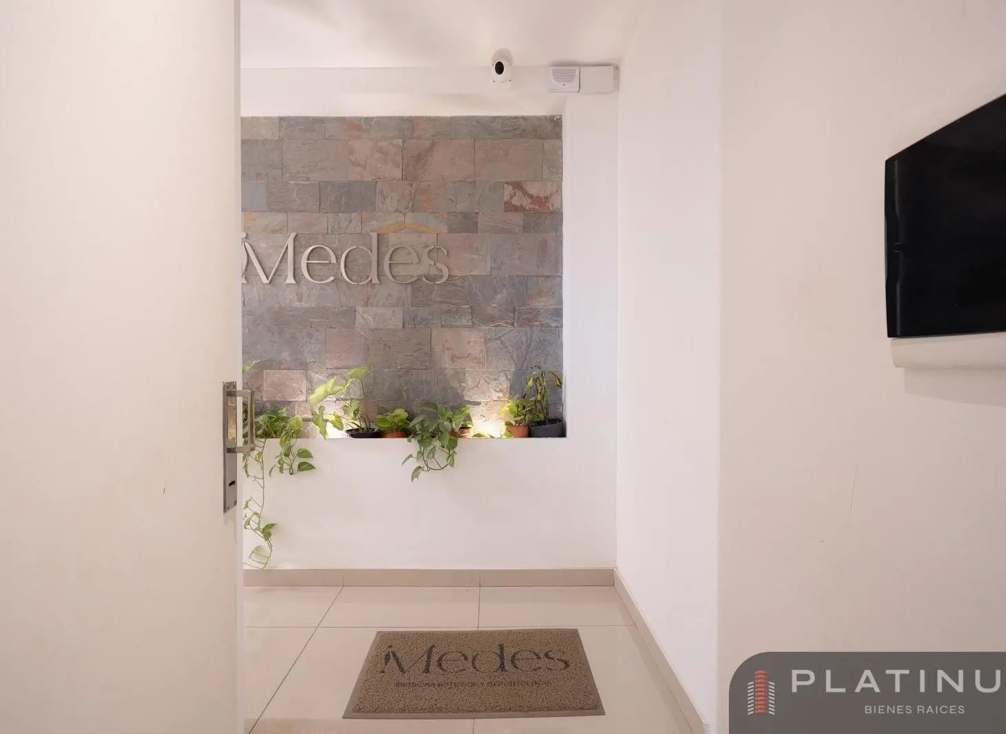 Oficina en venta, ideal rentista en barrio General Paz.- 4