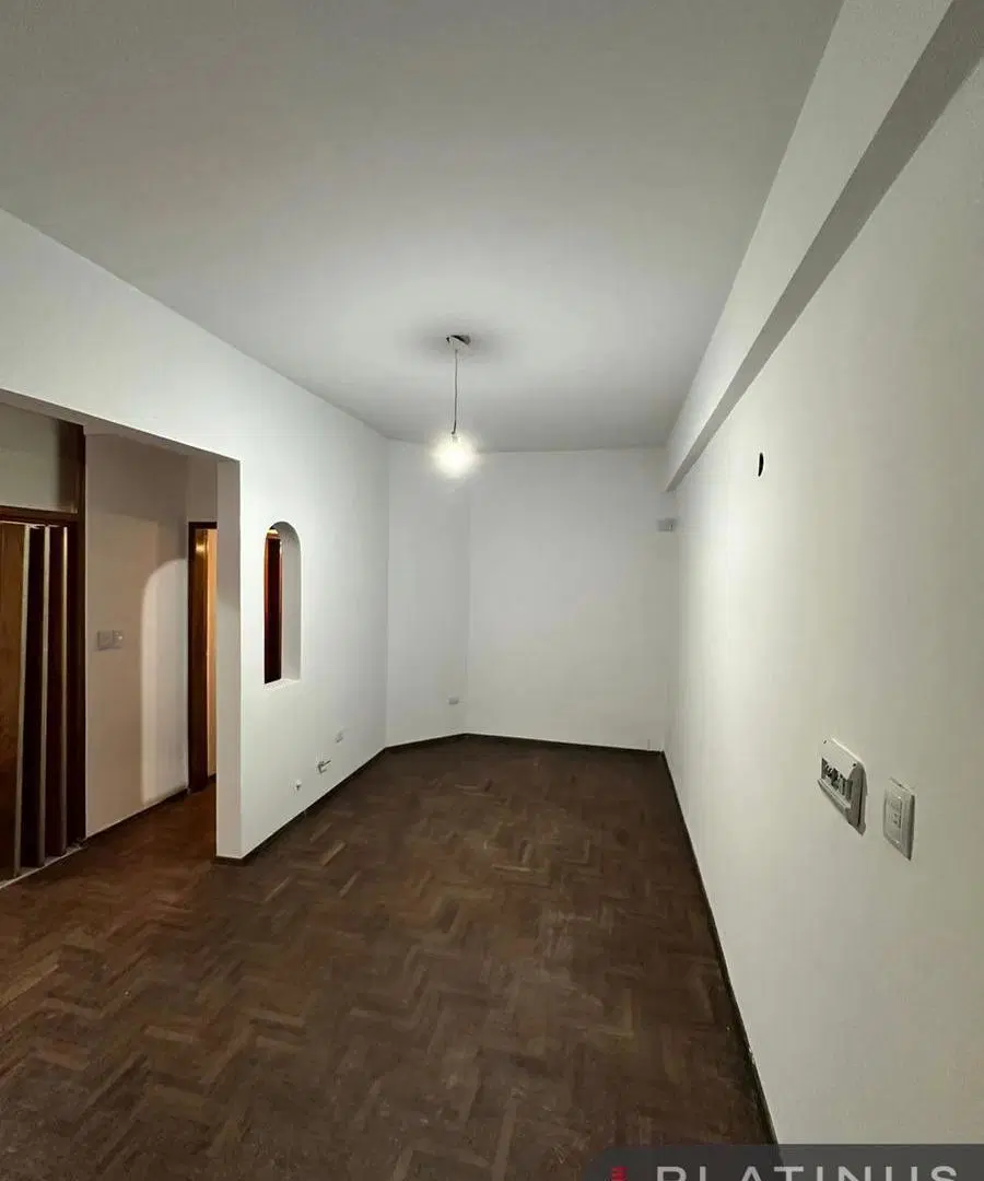 Departamento en Alquiler de 2 Dormitorios con Patio - Centro 3