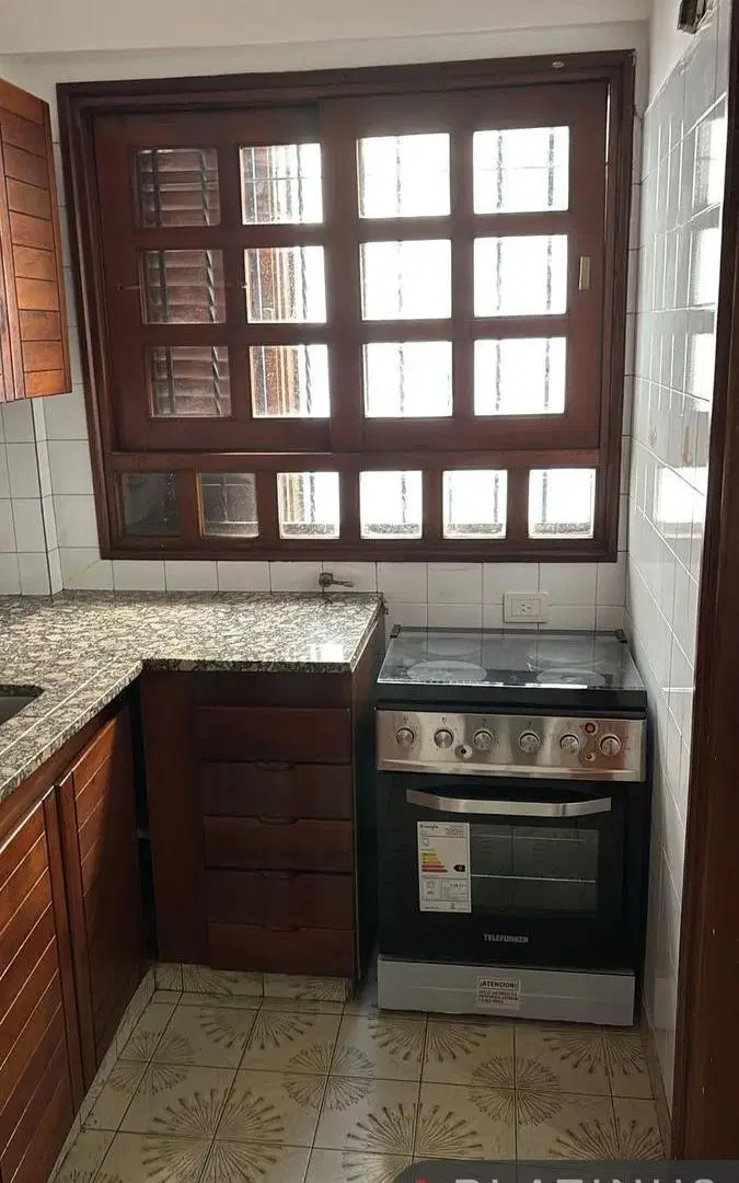 Departamento en Alquiler de 2 Dormitorios con Patio - Centro 4