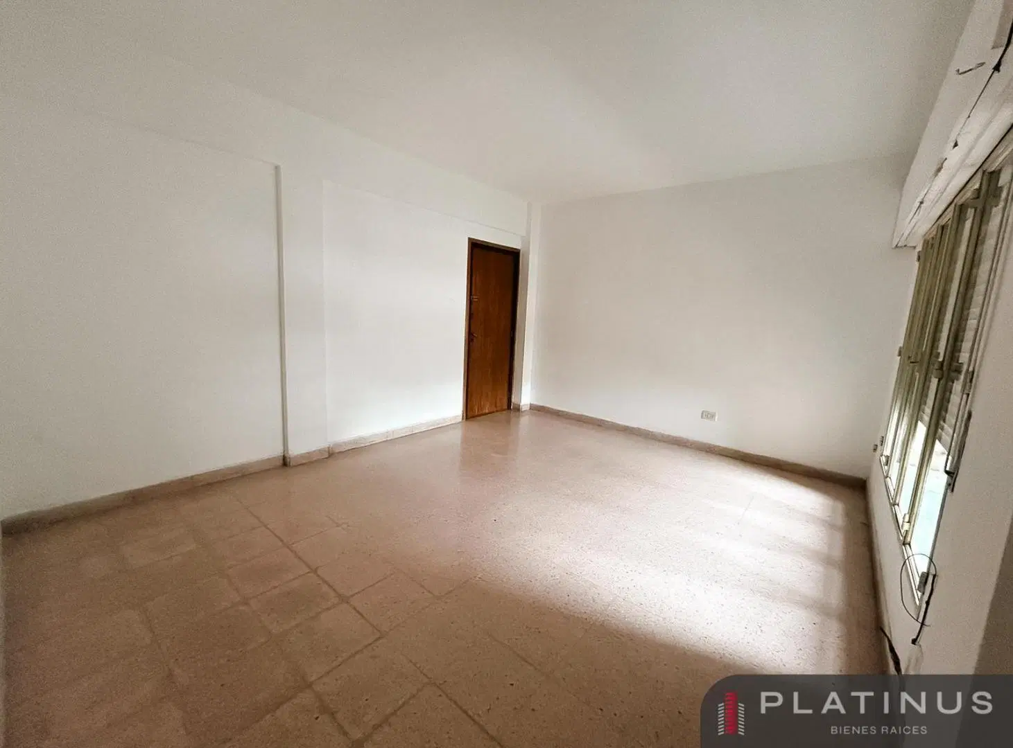 Departamento en Alquiler de 2 Dormitorios - General Paz 4