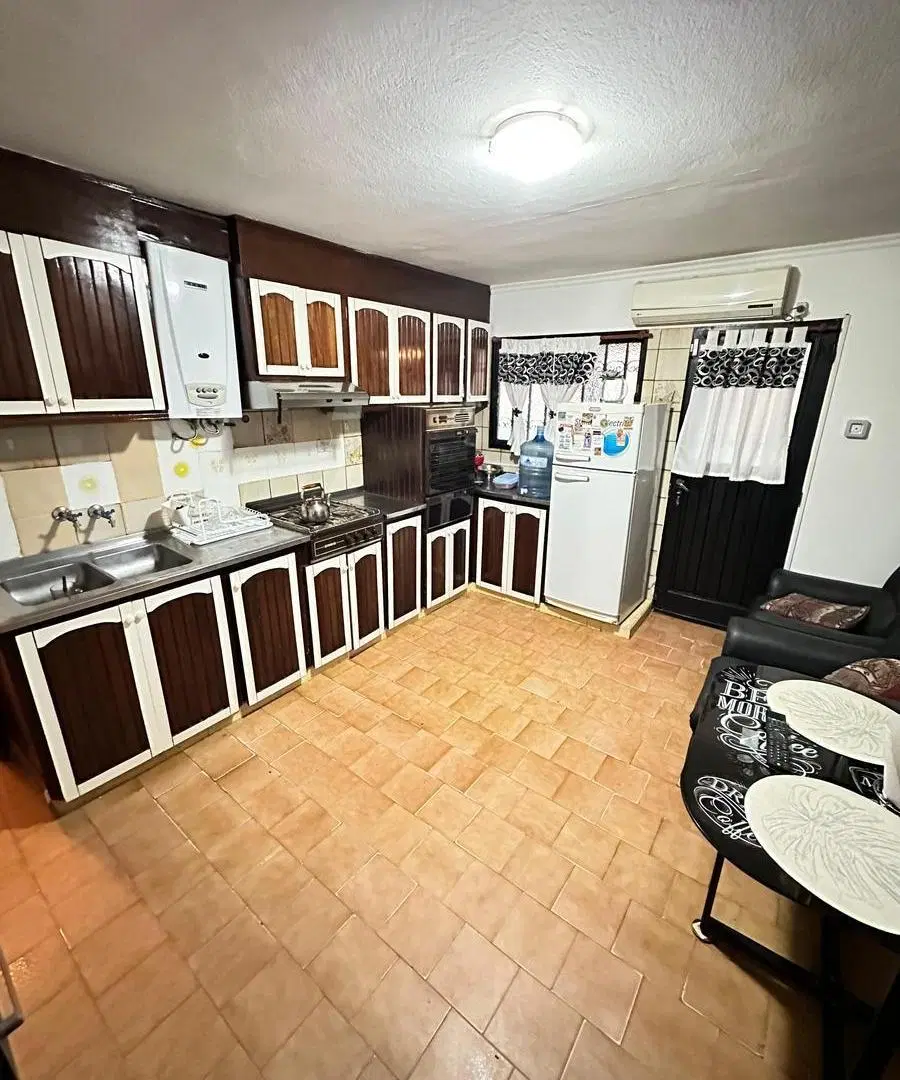 Casa en Venta de 3 Dormitorios, Apto Crédito - Barrio Las Rosas 5