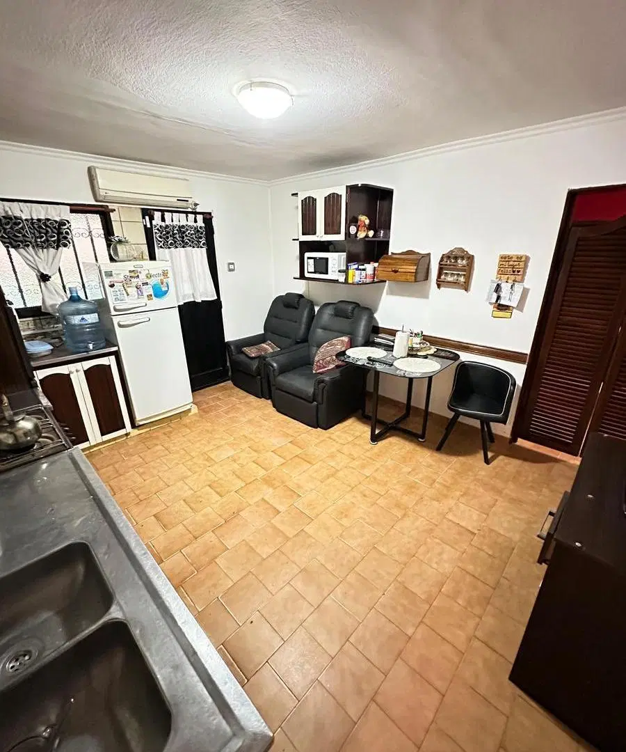 Casa en Venta de 3 Dormitorios, Apto Crédito - Barrio Las Rosas 8