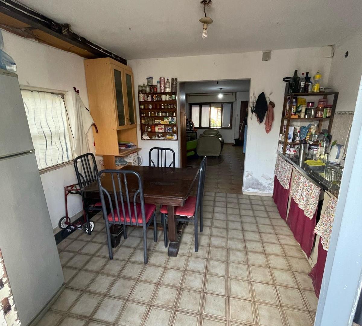 Foto de Casa a Reciclar - Barrio San Martín - Cuenta con 3 PH, ideal para, imagen 1