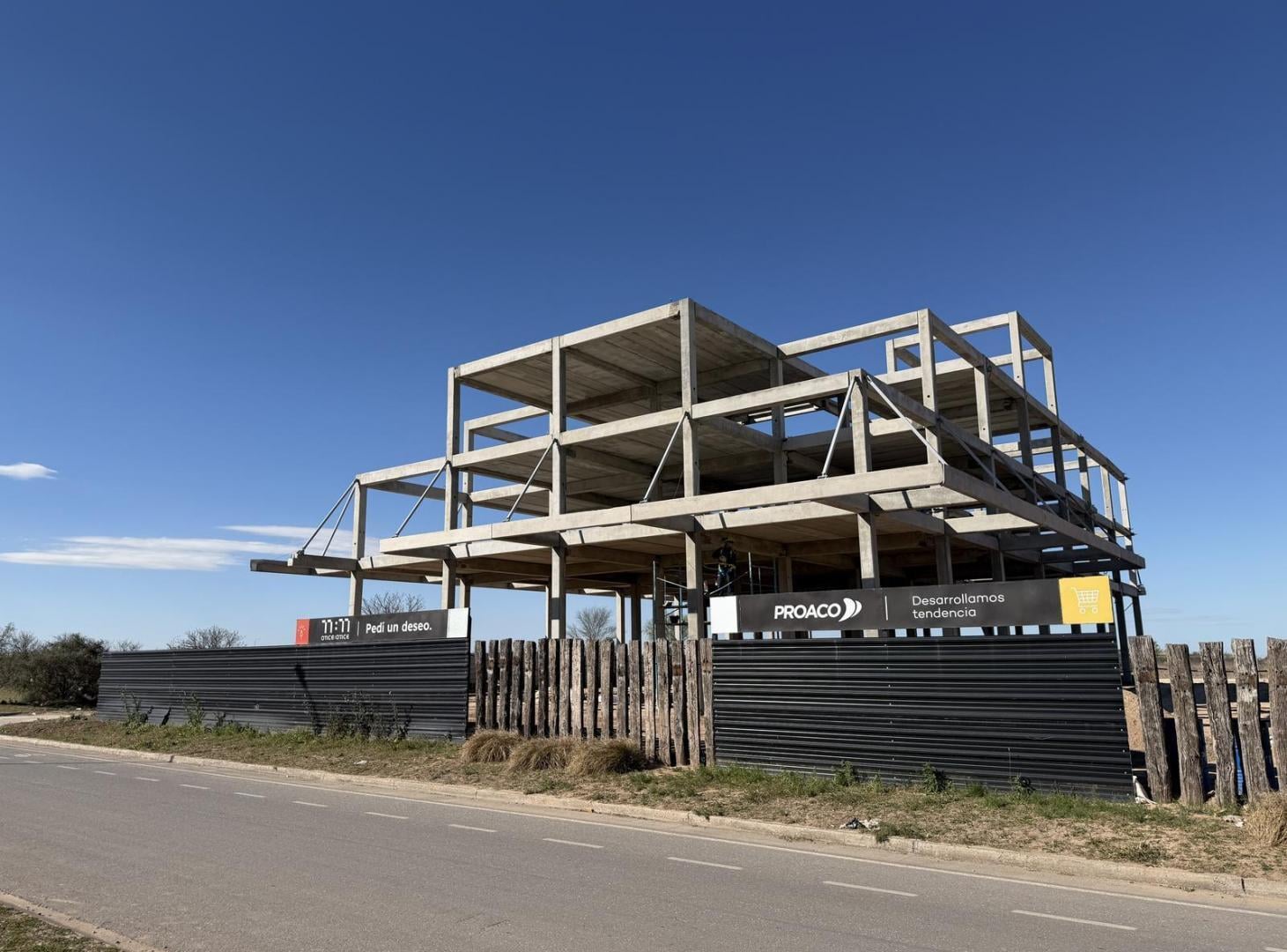 Foto de Local comercial en venta en Docta!! Situado en mall en desarrollo, imagen 4