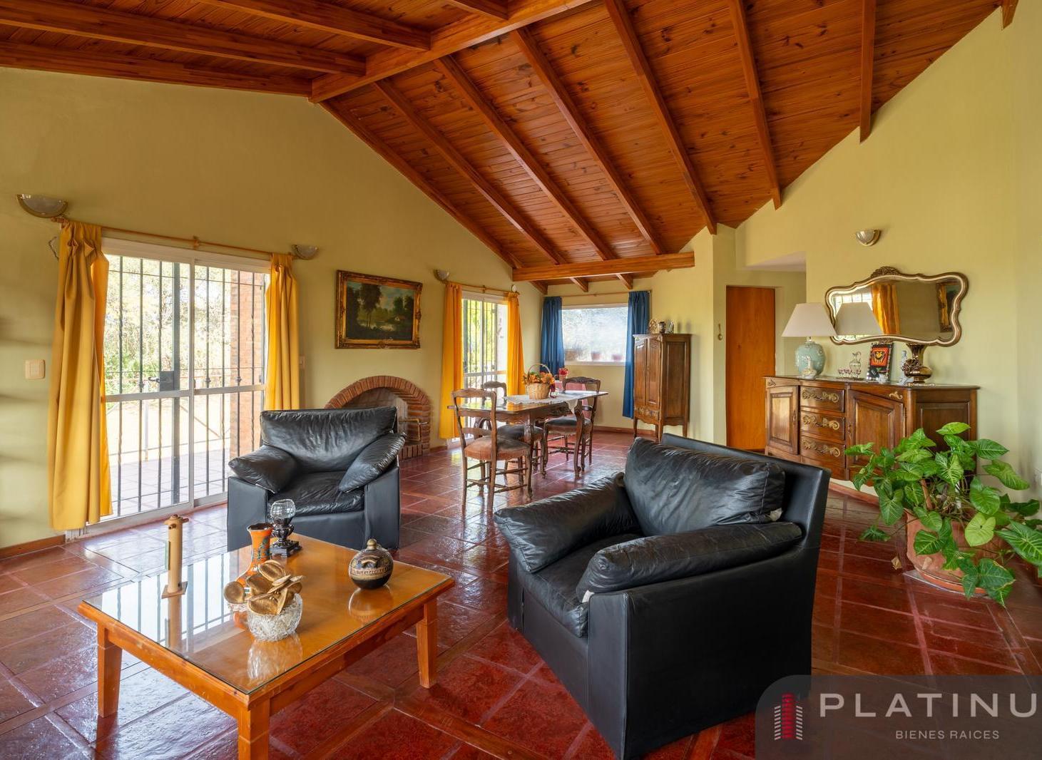 Foto de Casa en Venta de 5 Dormitorios Con 3 Cocheras - Villa Allende Golf, imagen 3