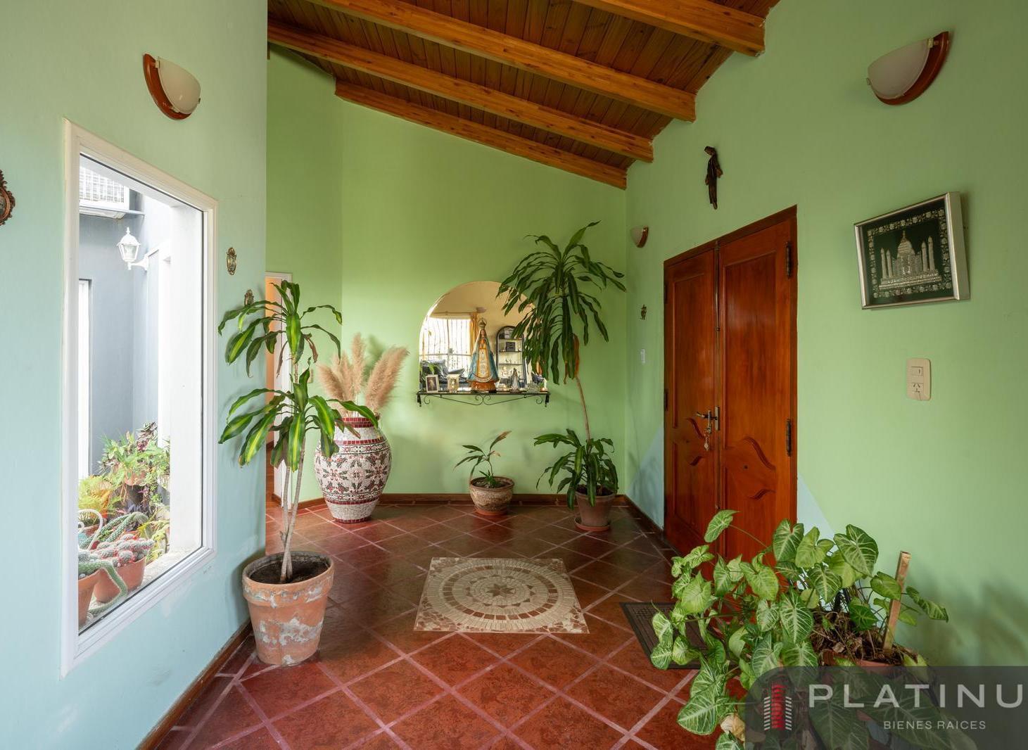 Foto de Casa en Venta de 5 Dormitorios Con 3 Cocheras - Villa Allende Golf, imagen 1
