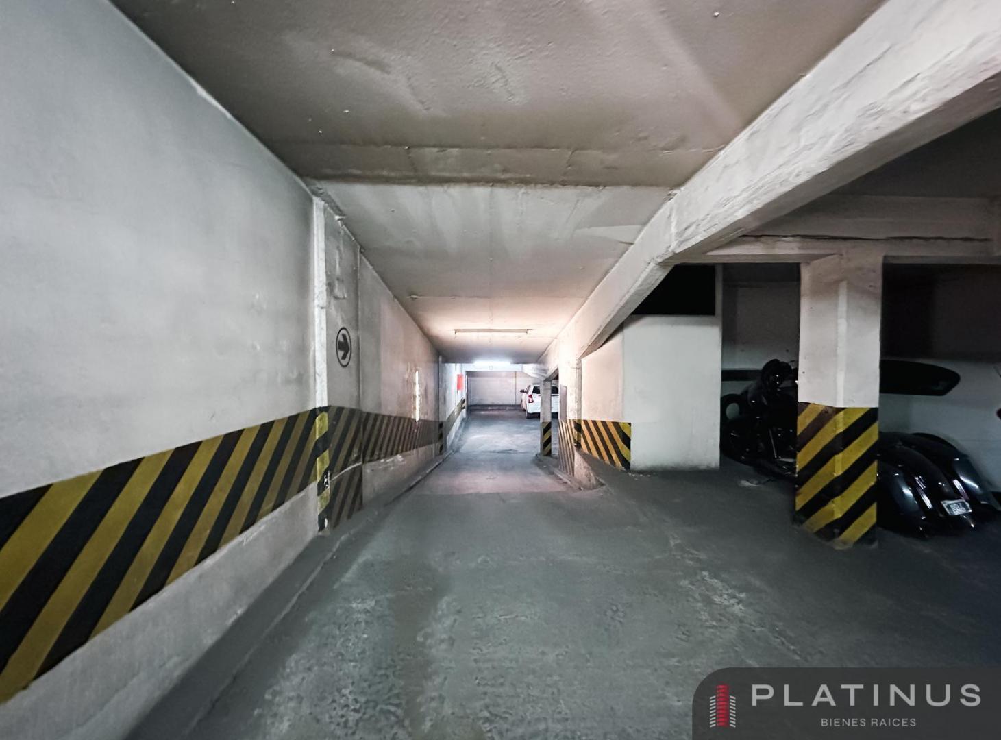 Foto de Cochera en Venta - Barrio Centro, imagen 2