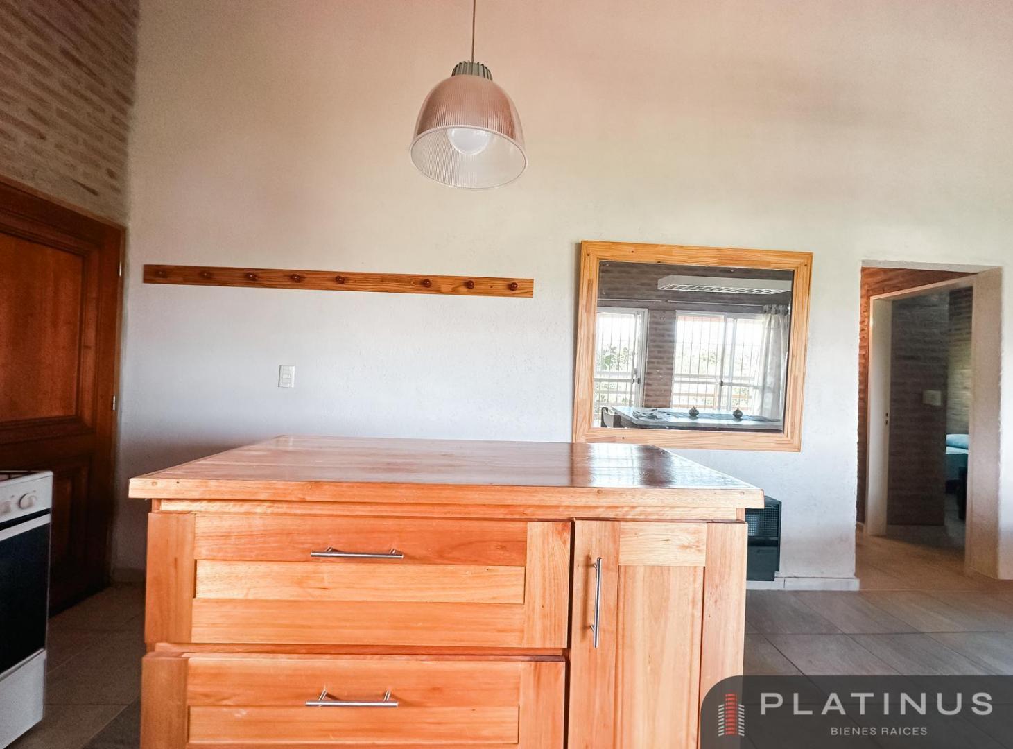 Foto de Casa en en Venta de 2 Dormitorios, Apto Crédito - Tanti, imagen 2