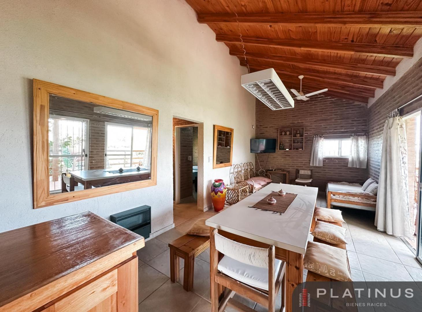 Foto de Casa en en Venta de 2 Dormitorios, Apto Crédito - Tanti, imagen 3