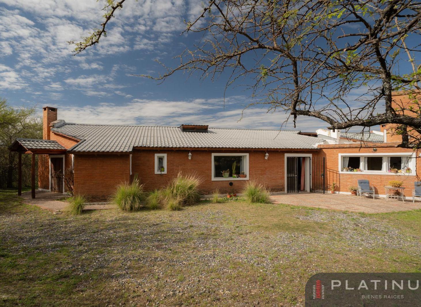 Foto de Casa en Venta de 5 Dormitorios Con 3 Cocheras - Villa Allende Golf, imagen 2