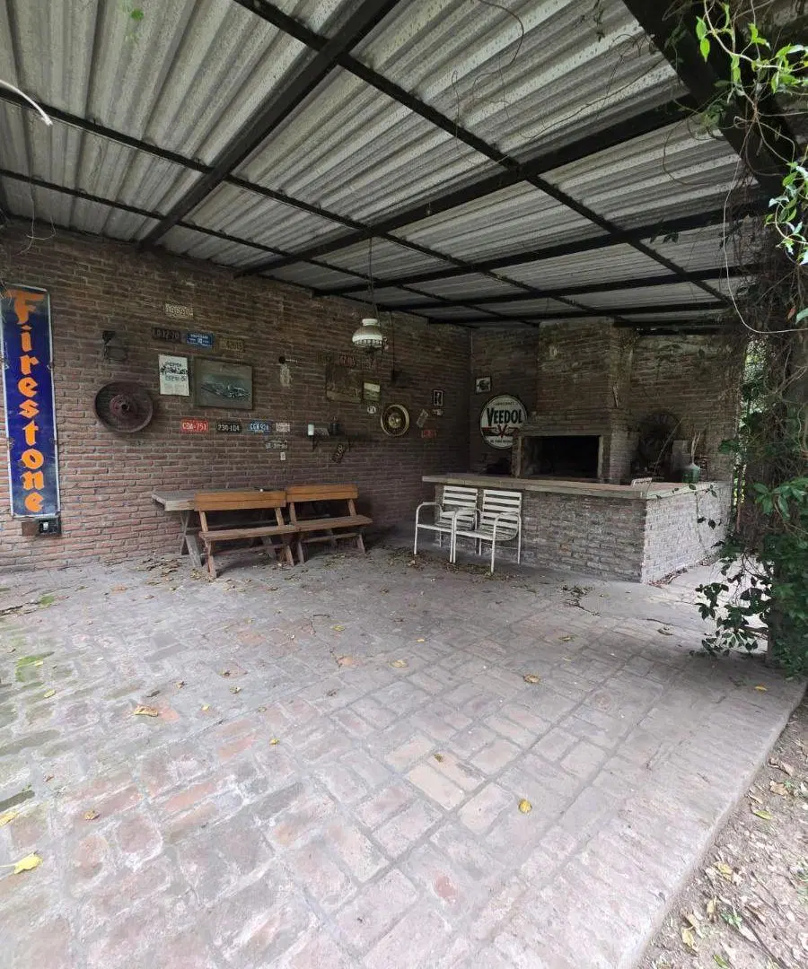 SANTA RITA ,CASA A REFACCIONAR , LINDO LOTE Y EXCELENTE UBICACIÓN. 3