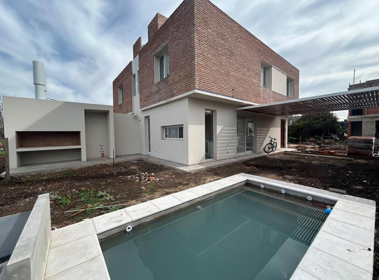 Foto de VENTA | LÚMINA FUNES – Casas Dúplex de 3 Dormitorios con Pileta |, imagen 1