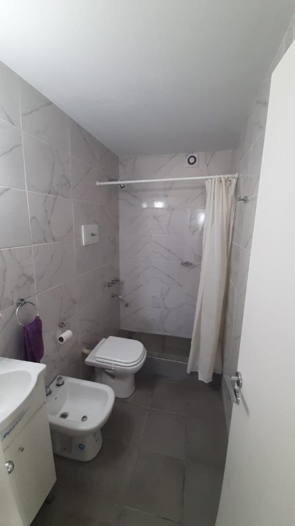 Excelente Departamento 4 Ambientes C/ Balcón Super Luminoso 2