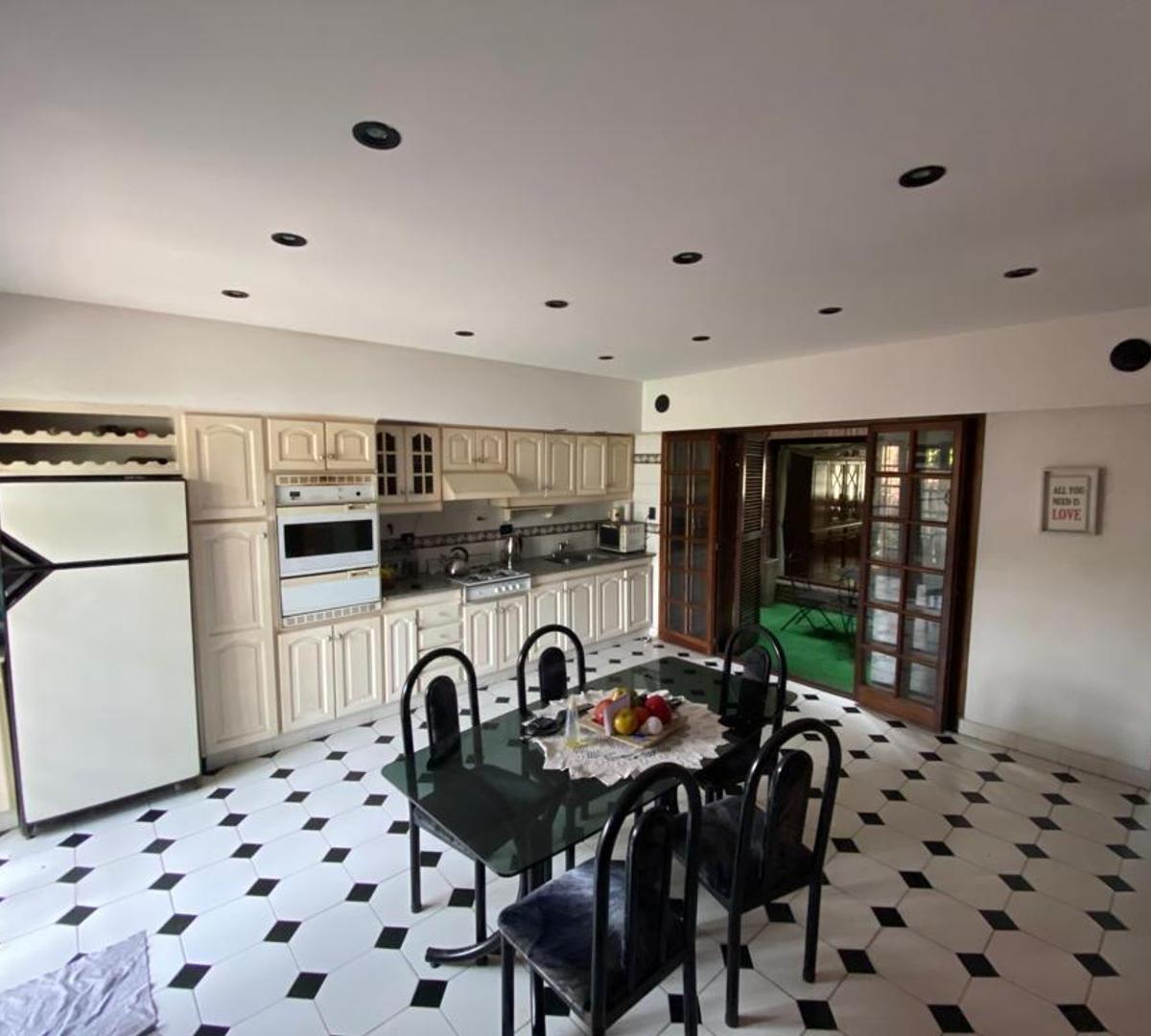CASA EN VENTA - Castelar Norte