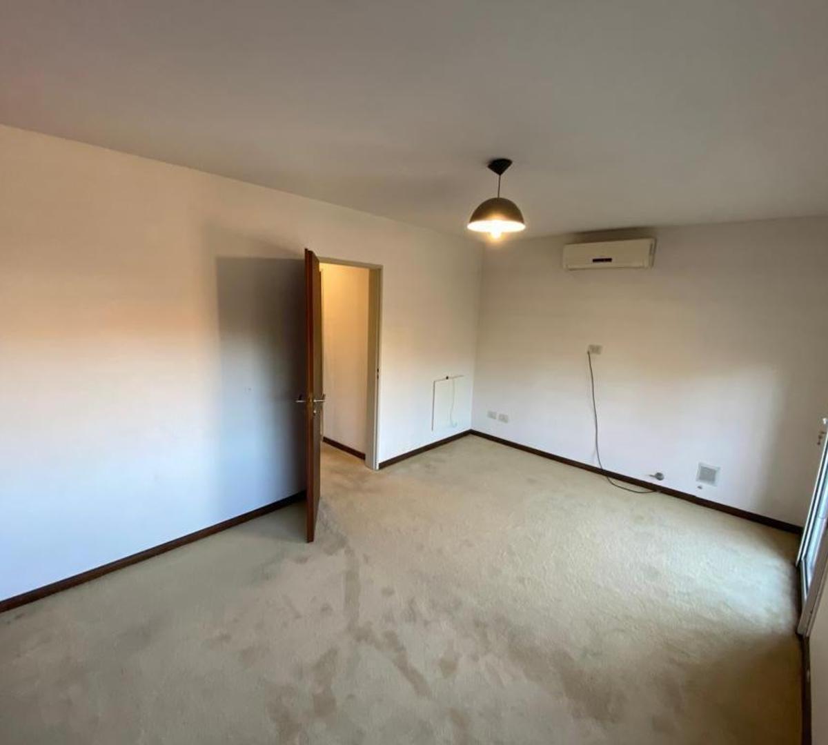 Foto de CASA EN VENTA - Castelar Norte, imagen 2