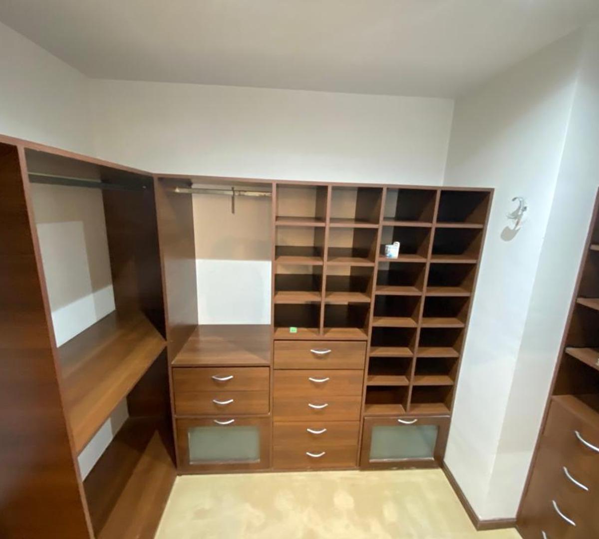 CASA EN VENTA - Castelar Norte
