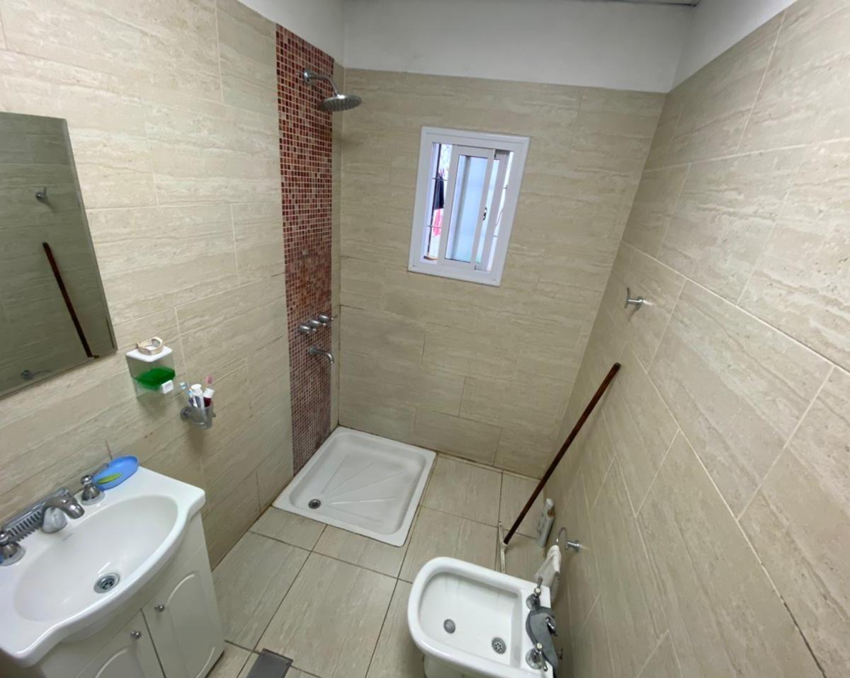 CASA EN VENTA - Castelar.