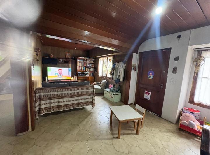 CASA, CUATRO AMBIENTES, EN VENTA. CASTELAR SUR 3