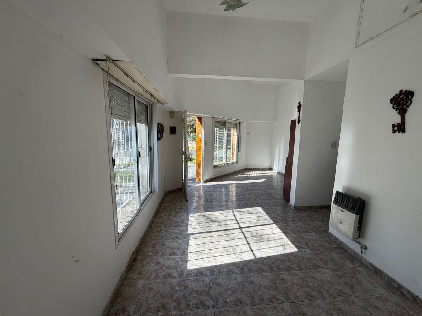 Foto de PH EN VENTA - Ituzaingó norte, imagen 2