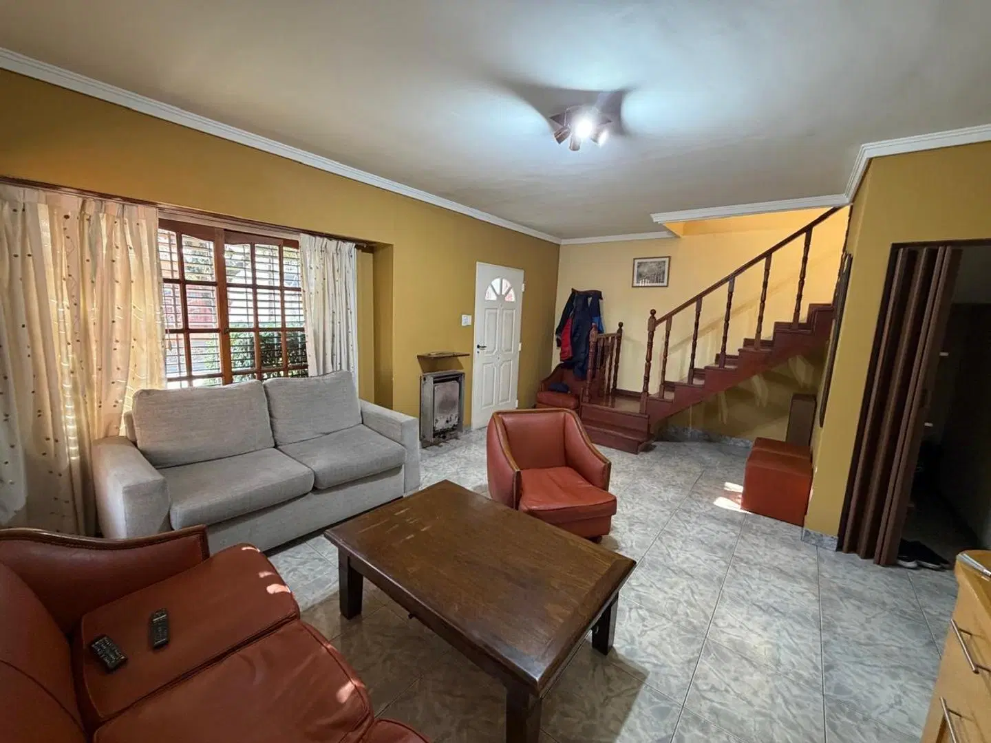 CASA CUATRO AMBIENTES, EN VENTA - Castelar 2