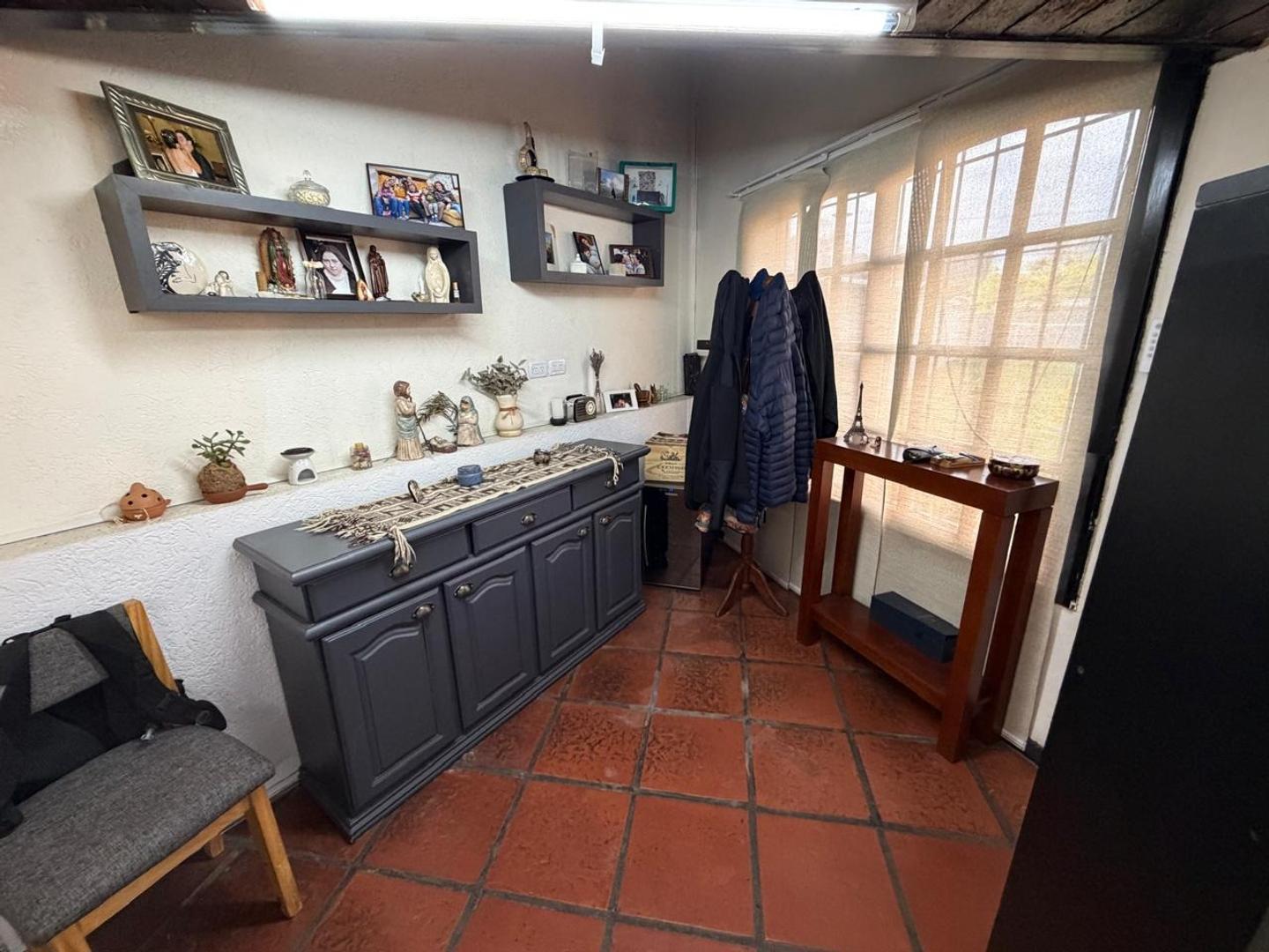 Foto de CASA C/COCHERA CUBIERTA Y AMPLIO PARQUE EN VENTA – ITUZAINGO, imagen 4