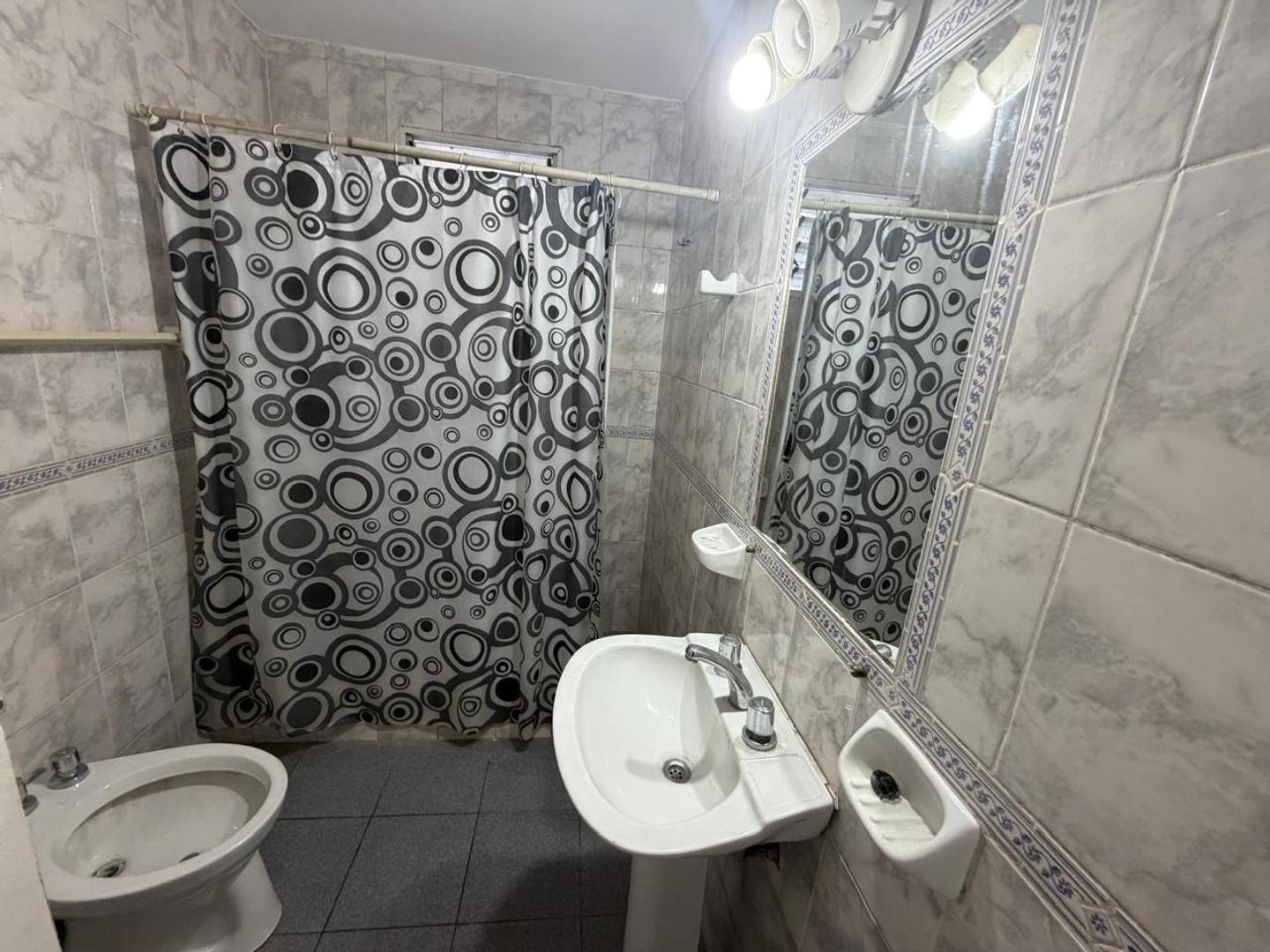Foto de PH TRES AMBIENTES, CON PATIO, EN VENTA. - ITUZAINGO, imagen 5
