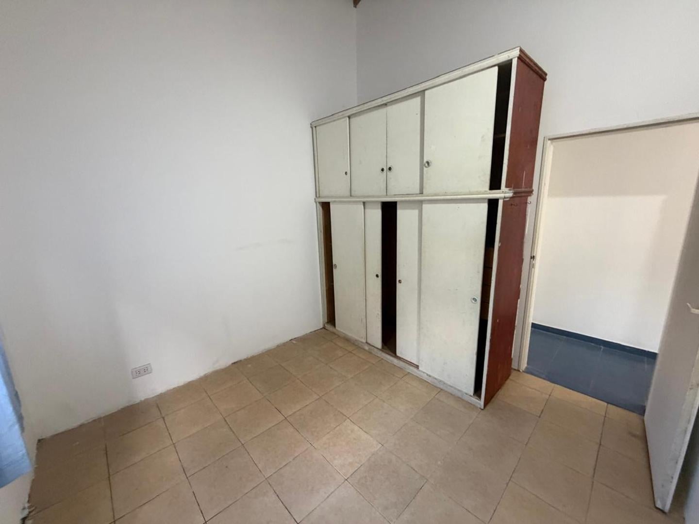 Foto de PH TRES AMBIENTES, CON PATIO, EN VENTA. - ITUZAINGO, imagen 2