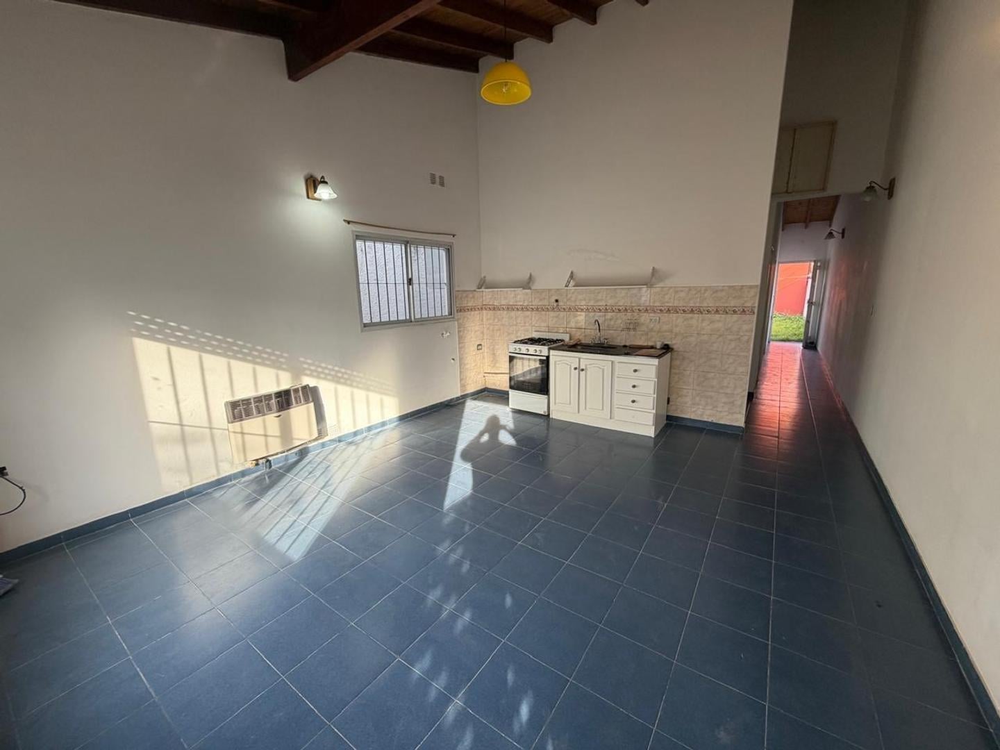 Foto de PH TRES AMBIENTES, CON PATIO, EN VENTA. - ITUZAINGO, imagen 4