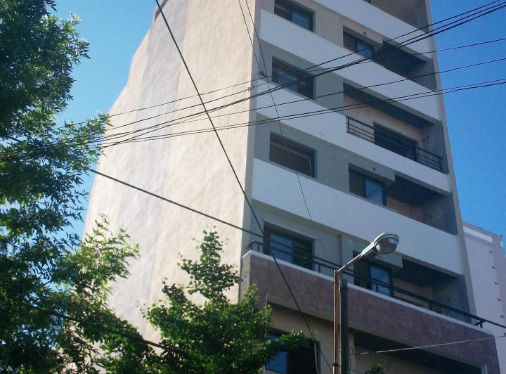 DEPARTAMENTO DOS AMBIENTES  EN ALQUILER A PASOS DE LAS LOMITAS 1