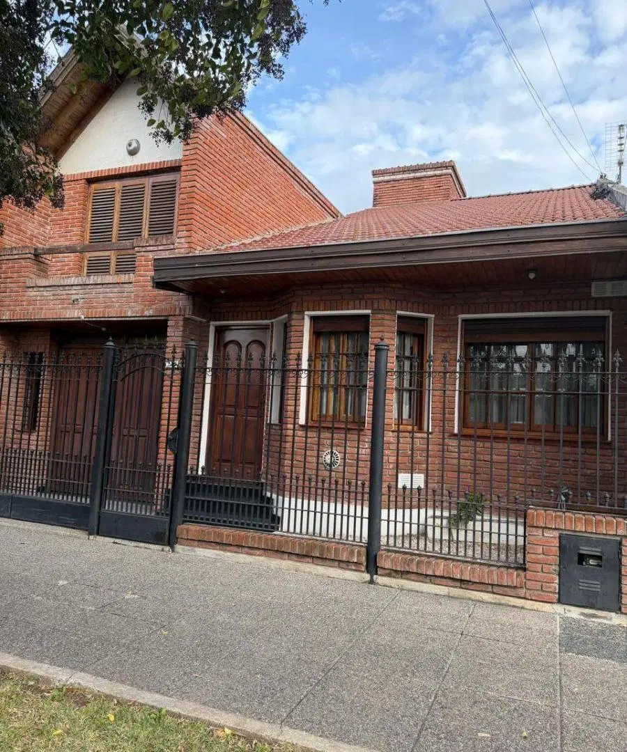 CHALET EN VENTA LOMAS DE ZAMORA 4