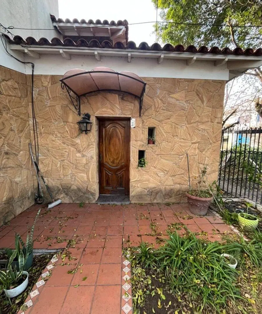 CASA EN VENTA LOTE PROPIO BANFIELD APTO CREDITO 1