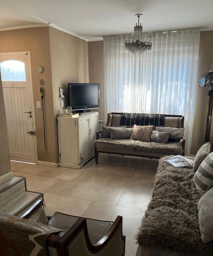 Foto de TRIPLEX EN VENTA LOMAS DE ZAMORA, imagen 1