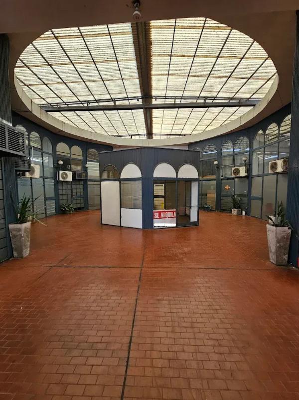 Foto de VENTA HERMOSA OFICINA EN CERRO DE LAS ROSAS, imagen 3