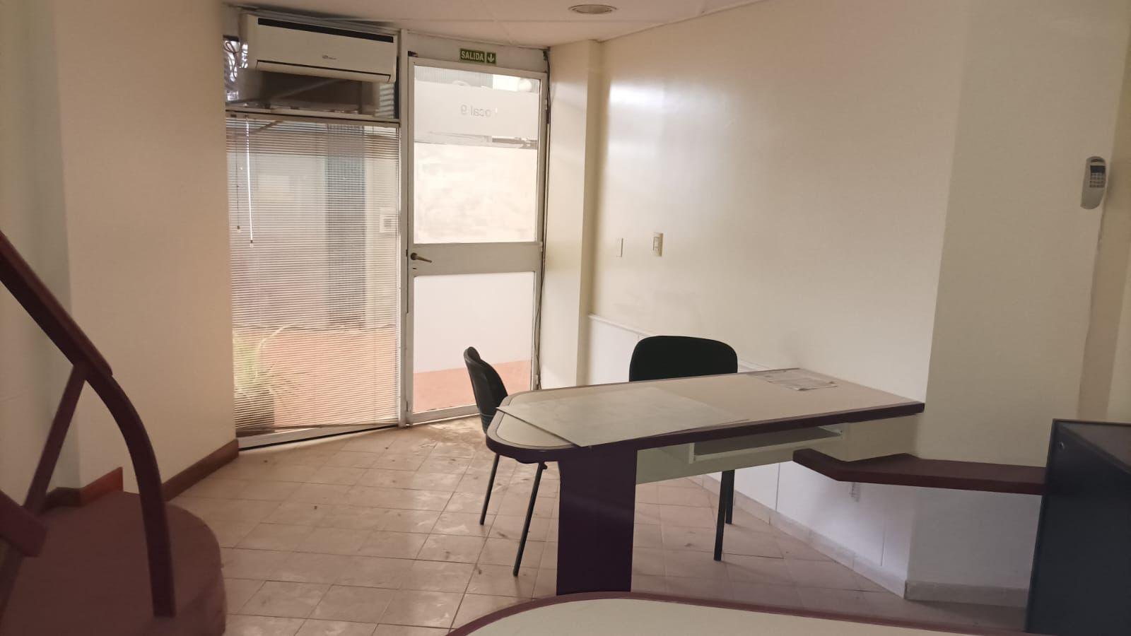 Foto de VENTA HERMOSA OFICINA EN CERRO DE LAS ROSAS, imagen 5