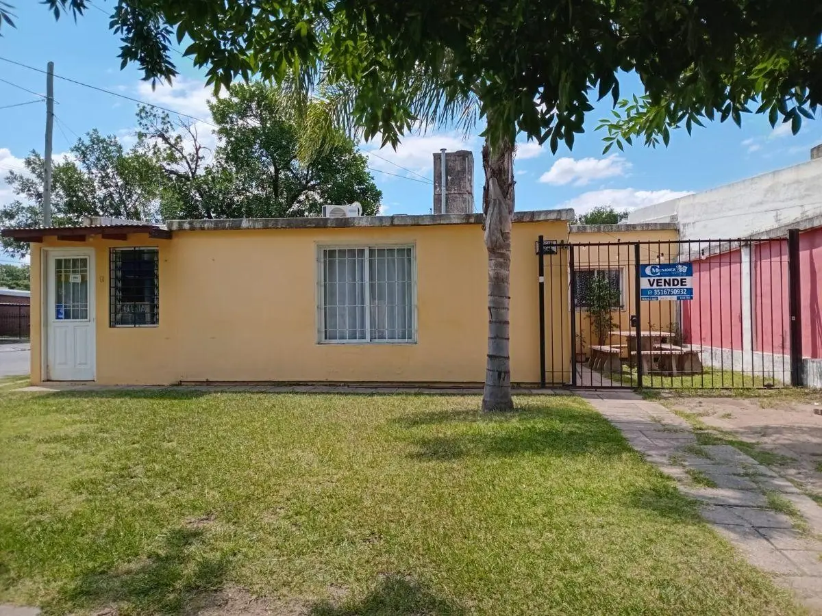 VENTA HERMOSA CASA ESQUINA EN QUINTAS DE ARGUELLO 1