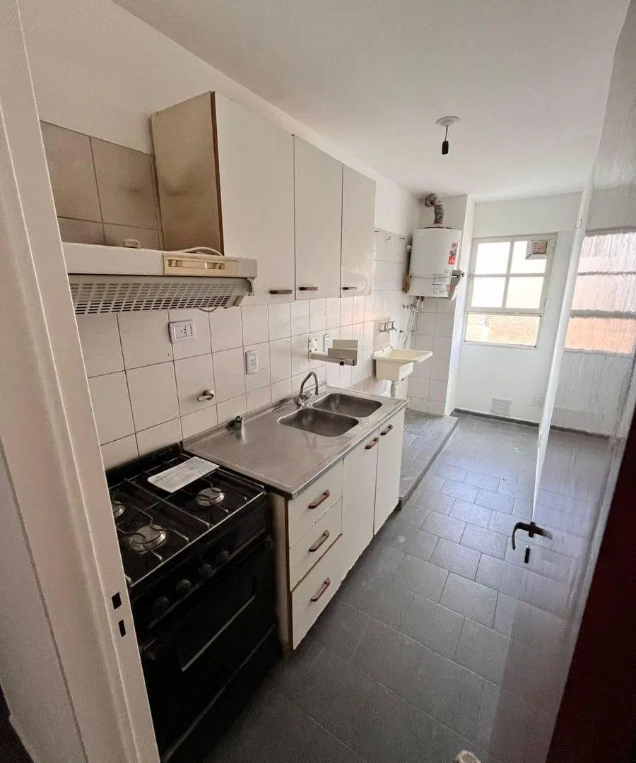 ALQUILER HERMOSO DEPARTAMENTO DE 1 DORMITORIO EN GUEMES 4