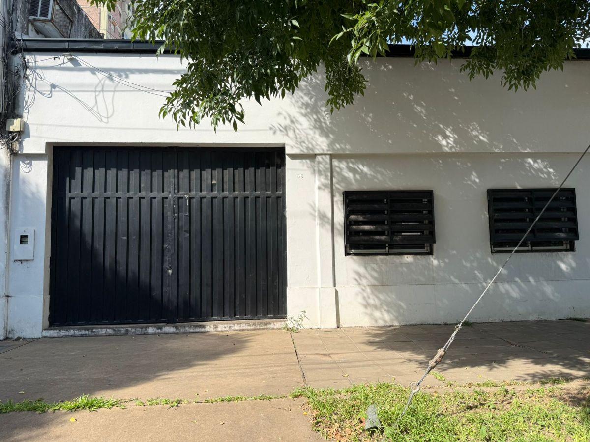 Popiedad en alquiler - comercial o educativo. 6 aulas, 2 SUM, 5 baños, 3 departamentos patio interno