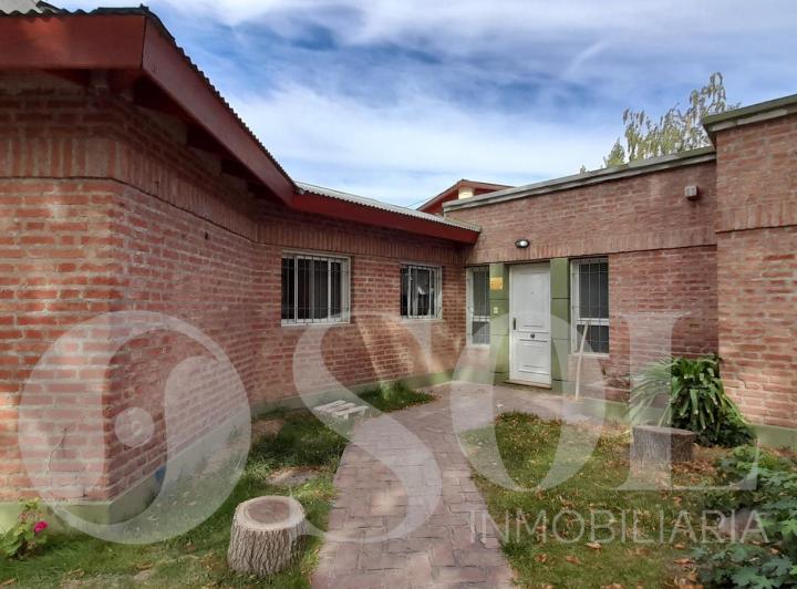 Casa 3 dormitorios en venta Barrio Manzanar - Cipolletti - 24 mts de frente 3