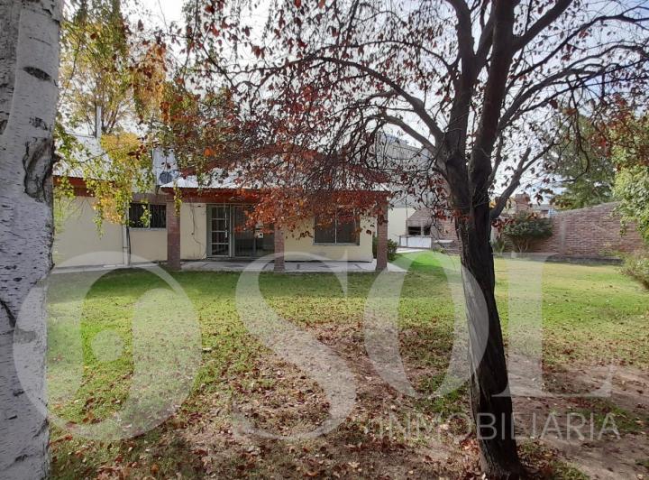 Casa 3 dormitorios en venta Barrio Manzanar - Cipolletti - 24 mts de frente 1