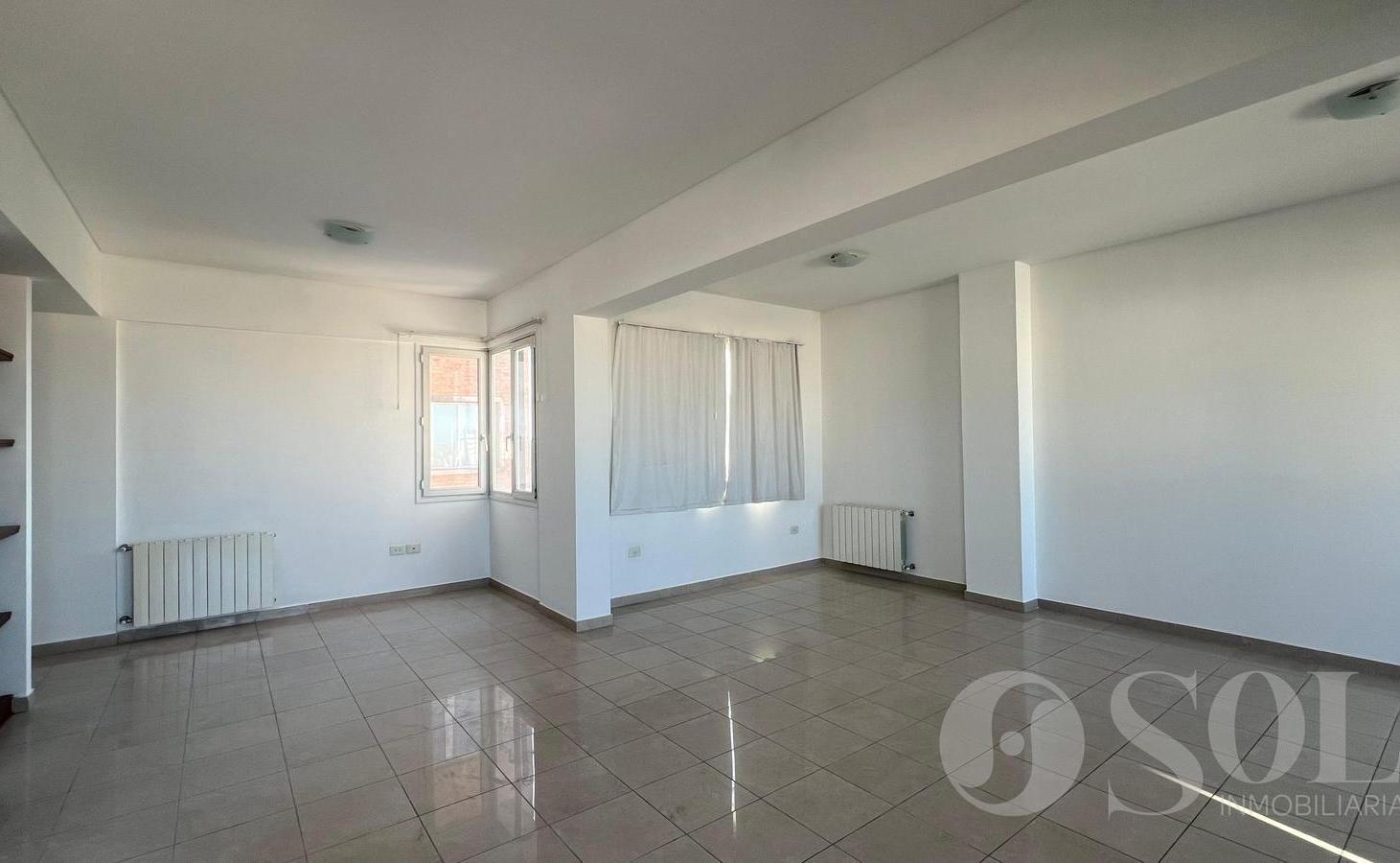 Foto de En alquiler semipiso nivel gerencial 3 dormitorios y 2 cocheras - Cipolletti centro, imagen 5