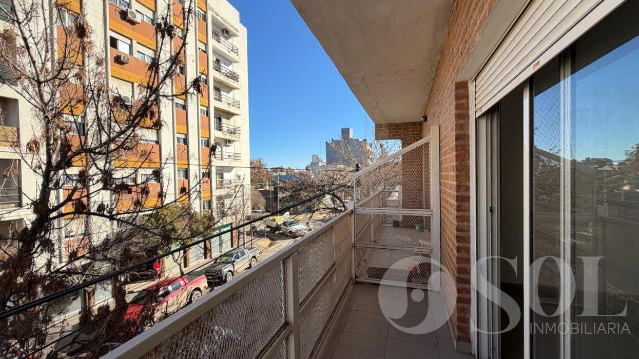 Foto de En alquiler Departamento 2 dormitorios con balcón - Cipolletti Centro, imagen 1