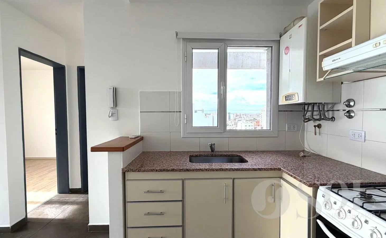 En alquiler Departamento 1 domitorio con cochera y parrilla - Cipolletti Centro 4