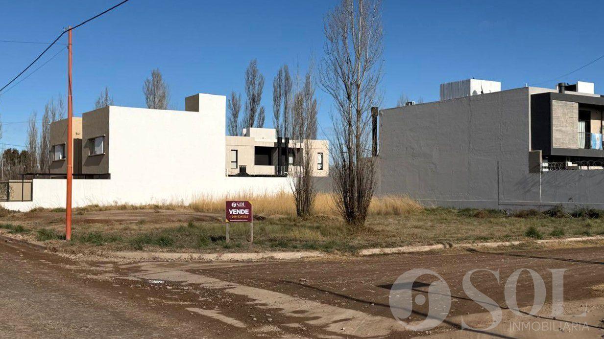 Foto de En venta terreno en esquina 375 m2 - Loteo Ayres del Valle - Cipolletti, imagen 4