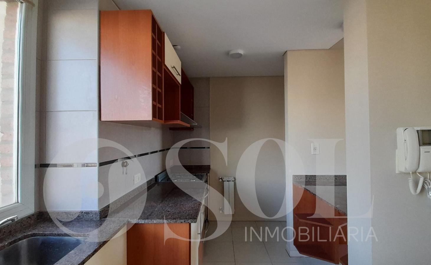 Foto de En alquiler departamento 1 dormitorio con cochera - Cipolletti Centro, imagen 4